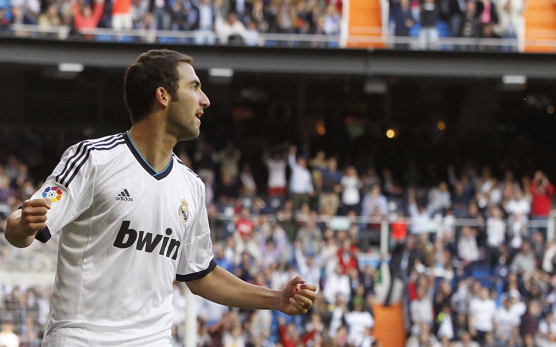 里昂单节风暴撕裂巴西防线，蒂亚戈一锤定音主宰比赛走向