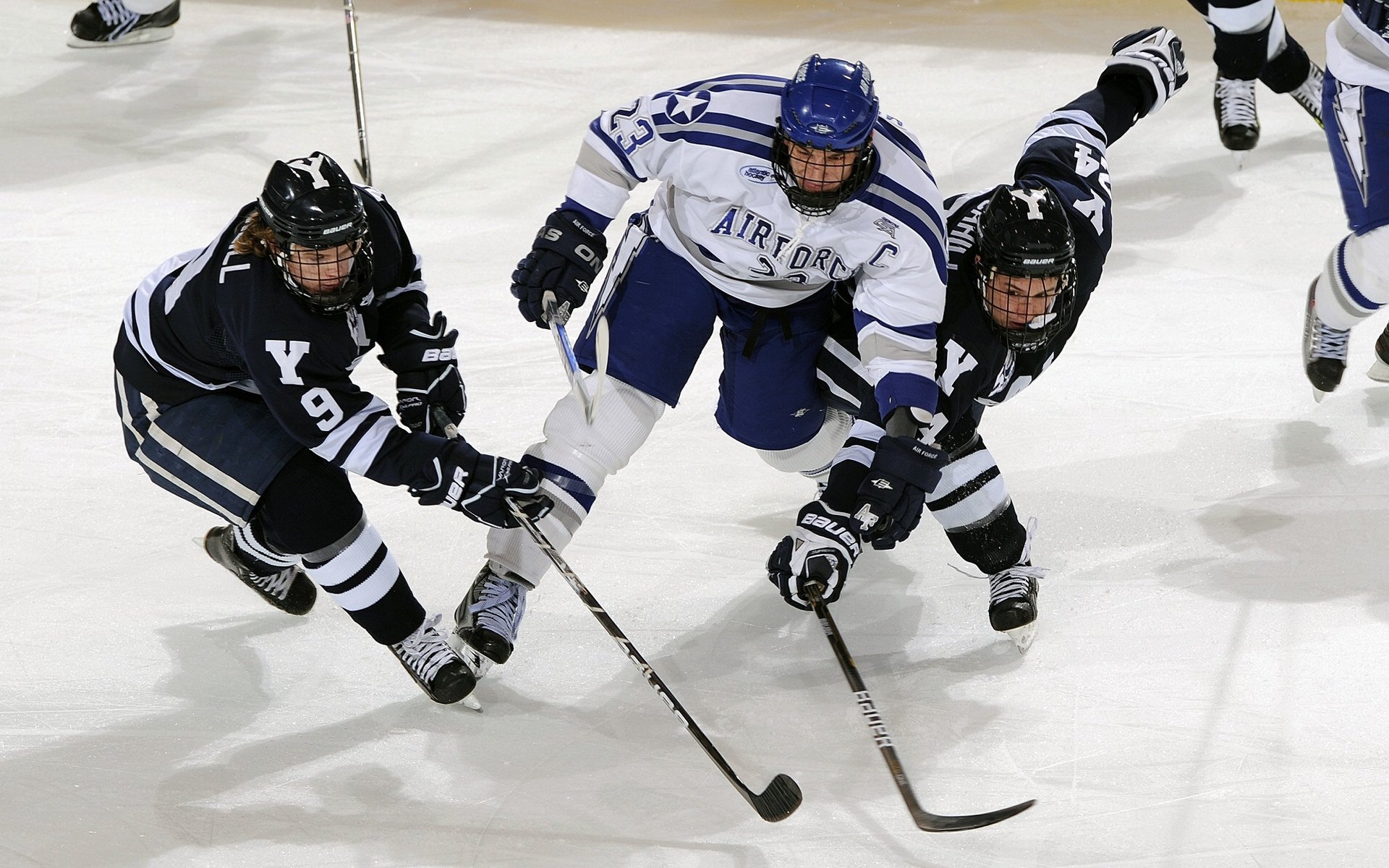 开云官网-暗夜极速，米切尔在F1街道赛的进攻端统治之夜