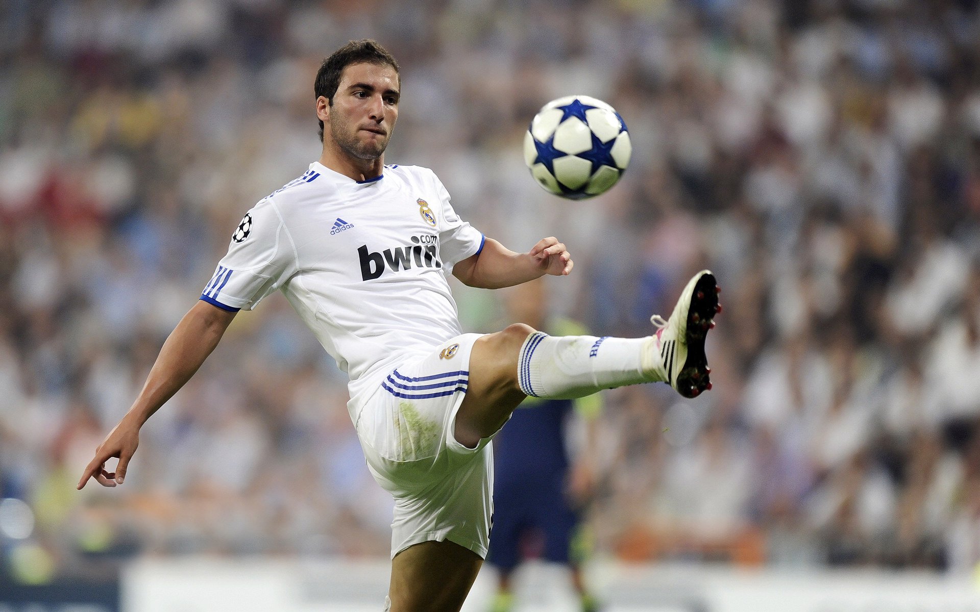 布雷默一柱擎天，佛罗伦萨绝境翻盘毕尔巴鄂，意甲铁卫如何接管焦点战