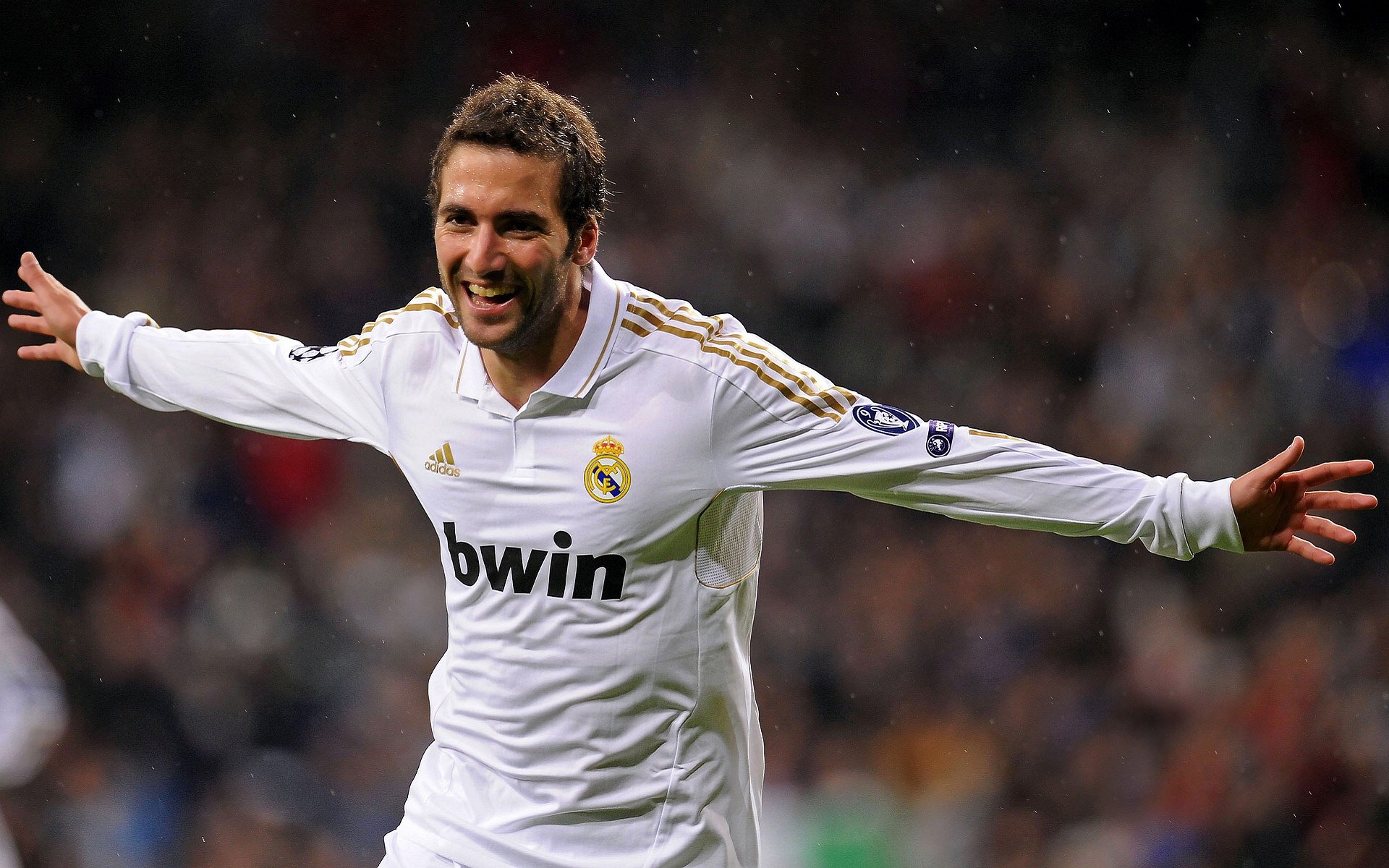 开云体育中国官网-赛道上的心跳，迈凯伦险胜法拉利，维斯塔潘点燃赛场